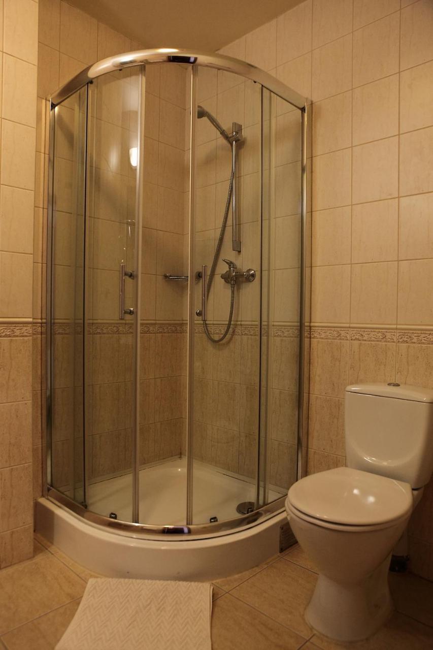 Katrina Aparthotel Ostrzeszów Exterior foto