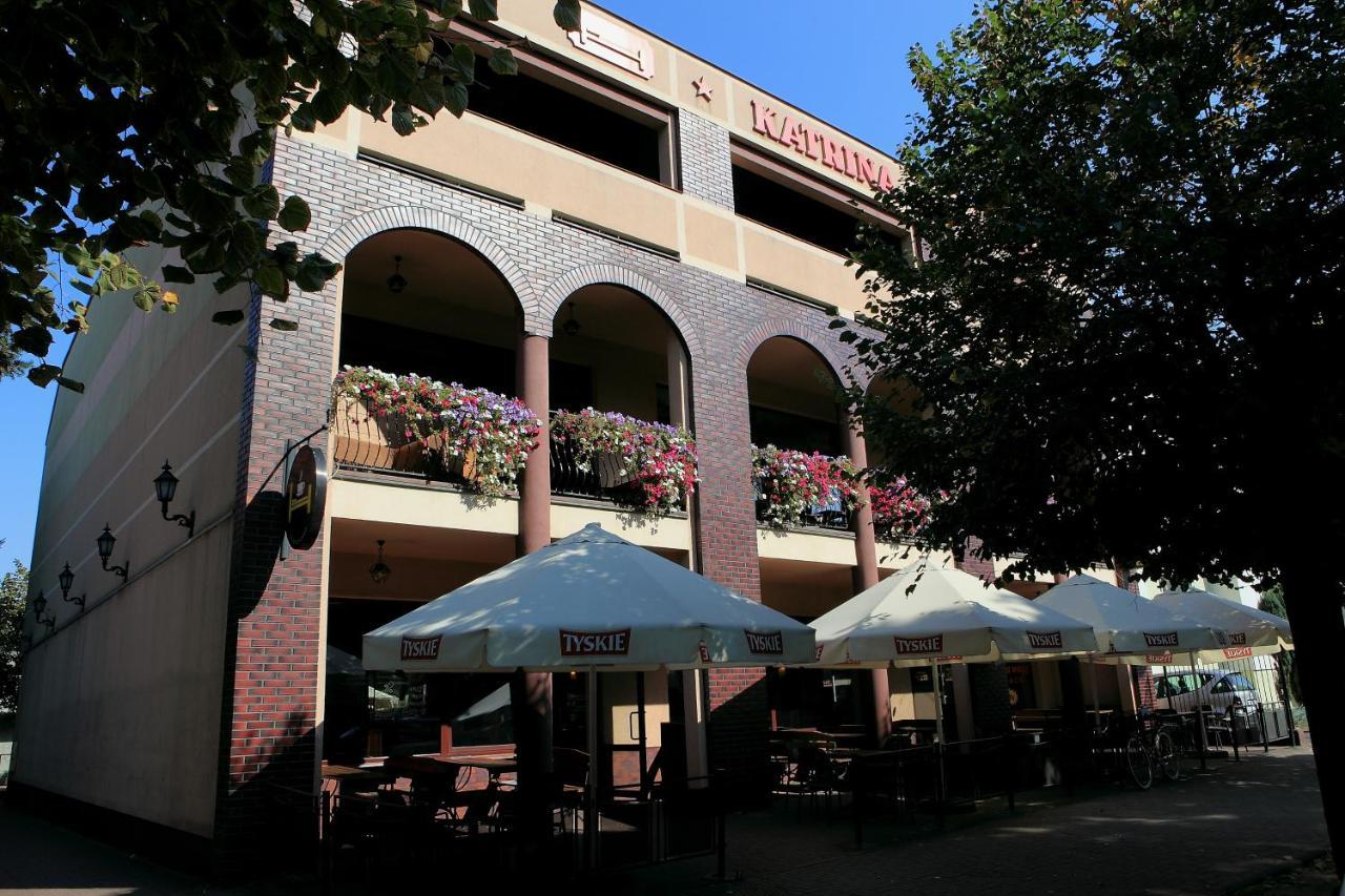 Katrina Aparthotel Ostrzeszów Exterior foto